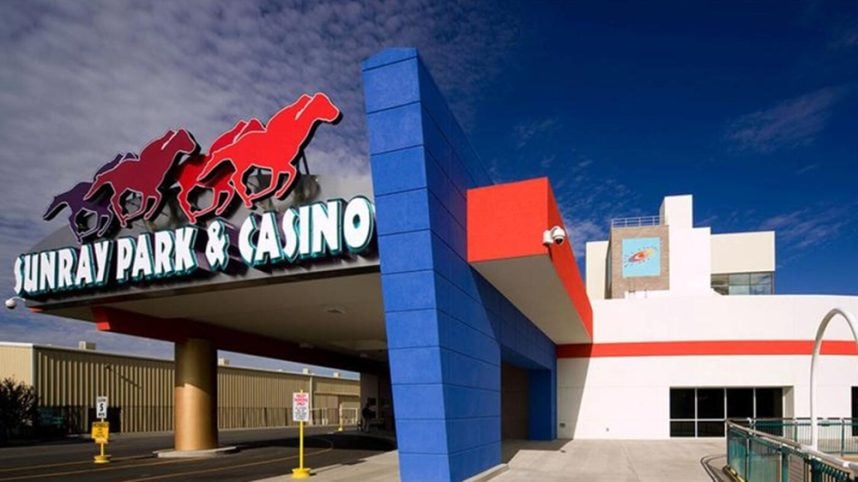 New Mexico racino, Texas border gambling, tribal gaming revenue, SunRay Park relocation, New Mexico Racing Commission